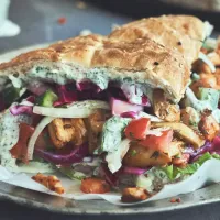 Gemüsedrehspieß im Fladenbrot